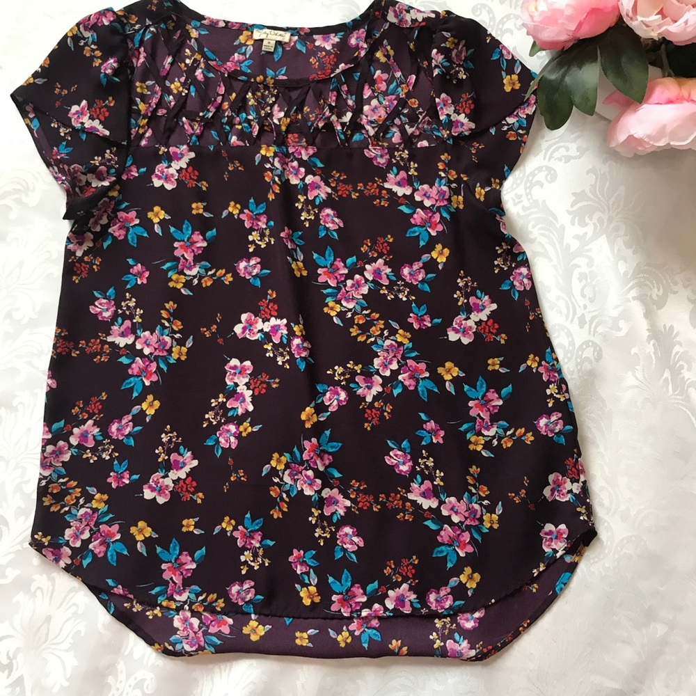 Floral pattern blouse size medium